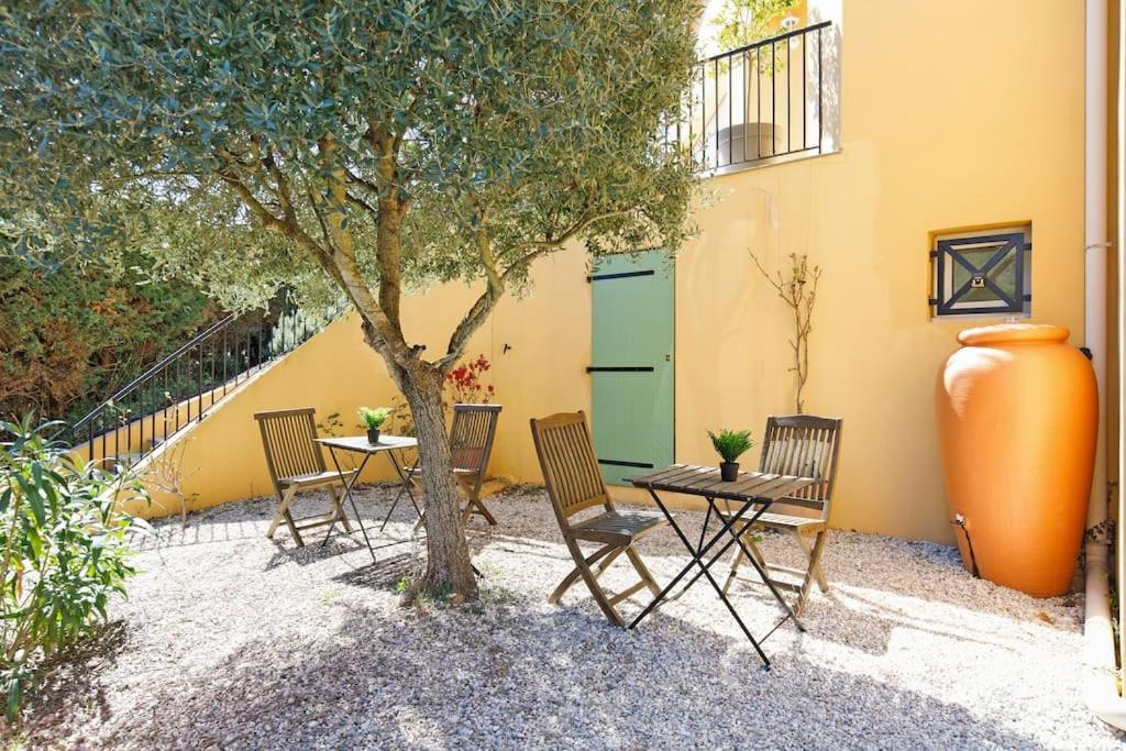 Studio Au Calme, Avec Terrasse Et Parking A Eze Village Bagian luar foto