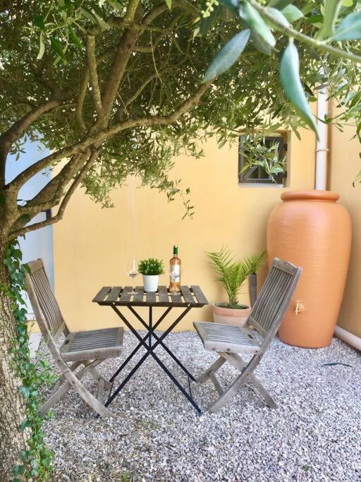 Studio Au Calme, Avec Terrasse Et Parking A Eze Village Bagian luar foto